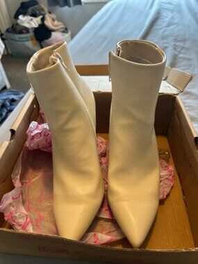 Women’s heeled Booties